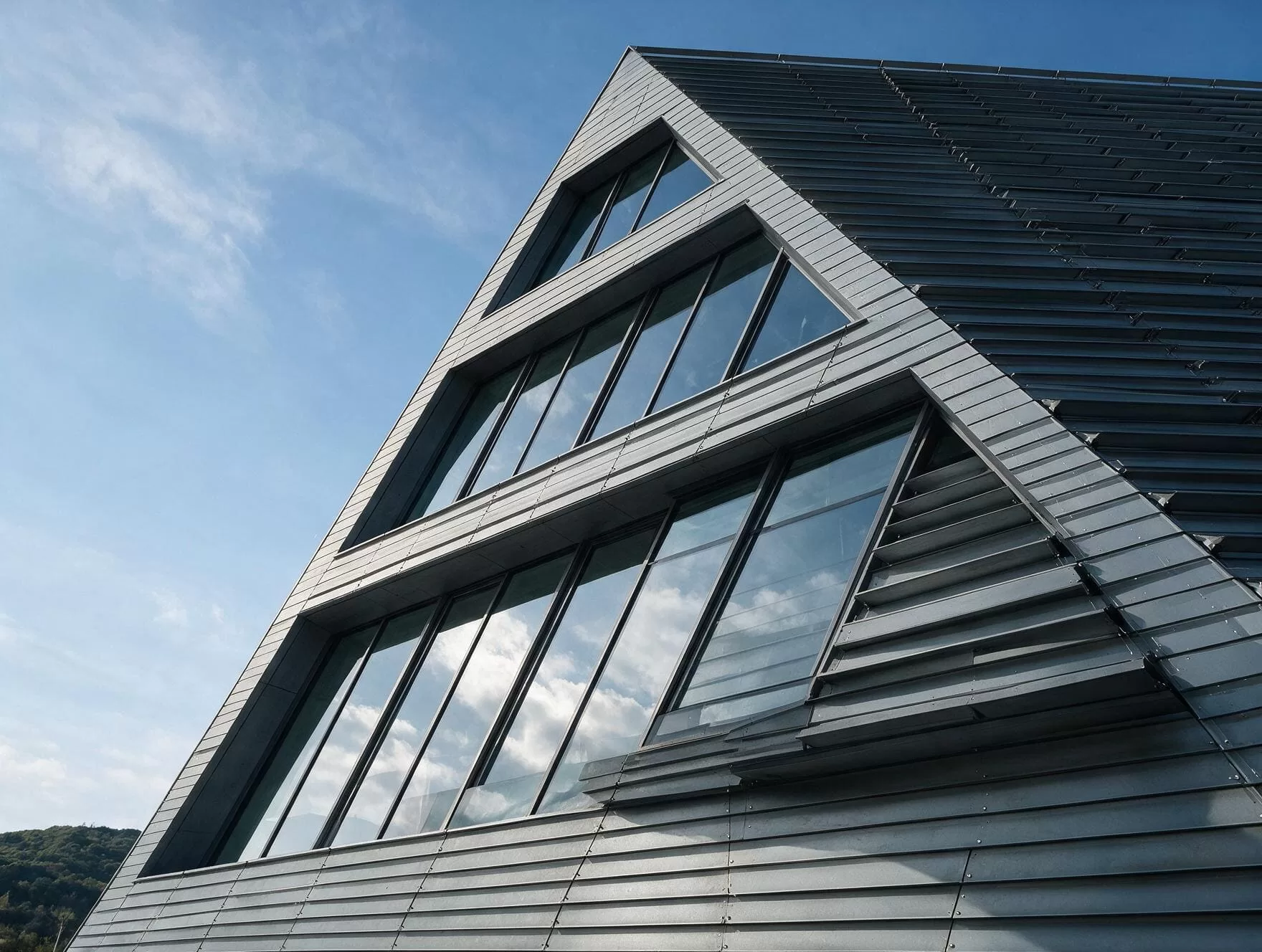 Produits métalliques durables RE2020 – façade bardage acier COMAT